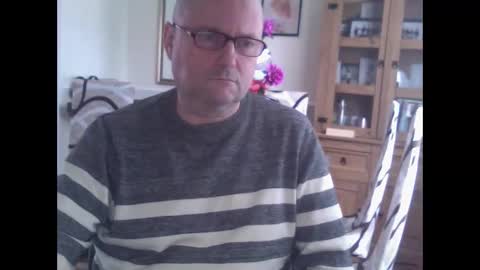 Snapshot of wobble444 chatting on May 12, 9:39 am wobble444 online show from May 12, 9:39 am