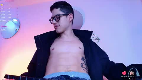 Snapshot of wolfan_sky chatting on February 7, 11:36 am W O L F online show from February 7, 11:36 am