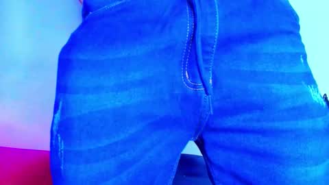 Snapshot of wolfan_sky chatting on February 17, 11:18 am W O L F online show from February 17, 11:18 am