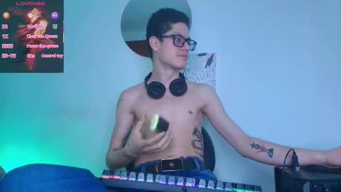  W O L F  online show from March 5, 12:12 pm