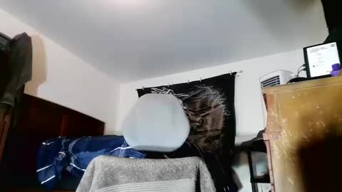 Snapshot of wolfman79 chatting on September 17, 10:39 am wolfman79 online show from September 17, 10:39 am