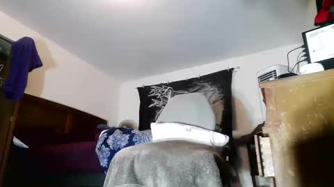 Snapshot of wolfman79 chatting on November 28, 11:13 am wolfman79 online show from November 28, 11:13 am