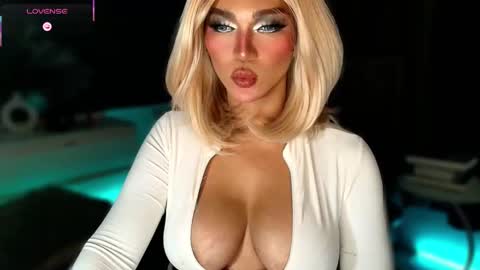 Julia online show from November 8, 3:29 am