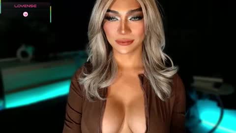 Julia online show from November 11, 7:36 pm