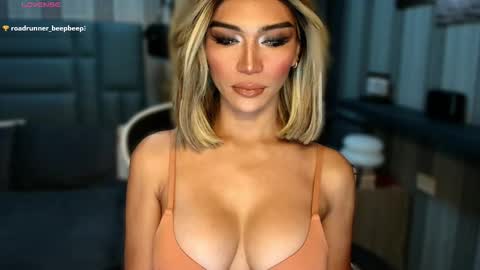 Julia online show from February 4, 2:17 am