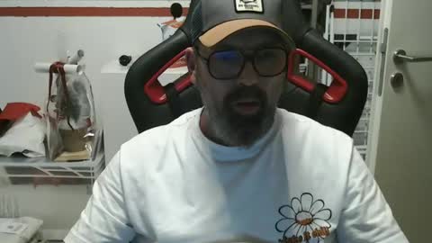 Adam online show from December 5, 7:16 am