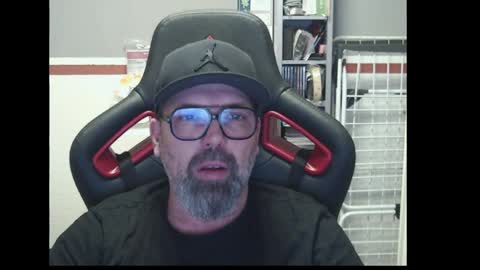 Snapshot of womenizzeer chatting on June 9, 9:48 pm Adam online show from June 9, 9:48 pm