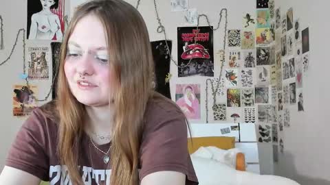 wonderconnie online show from October 22, 10:15 am