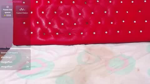 Snapshot of wonderfuldiana chatting on October 18, 9:15 pm online show from October 18, 9:15 pm