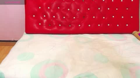 Snapshot of wonderfuldiana chatting on November 9, 2:21 am online show from November 9, 2:21 am