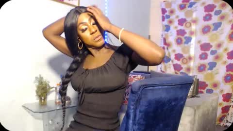 SHENIEL RODRIGUEZ online show from December 4, 6:55 am