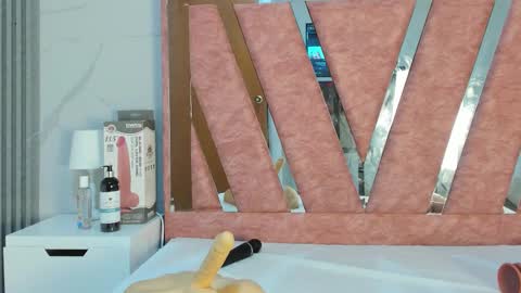 wonderkloe_ online show from February 27, 1:38 am