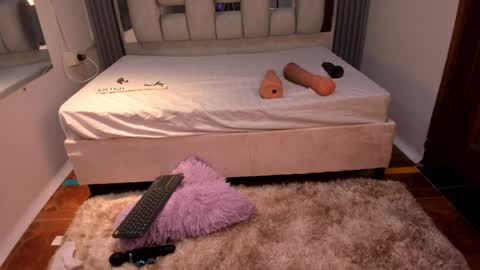 Snapshot of wonderkloe_ chatting on April 30, 9:19 pm wonderkloe_ online show from April 30, 9:19 pm