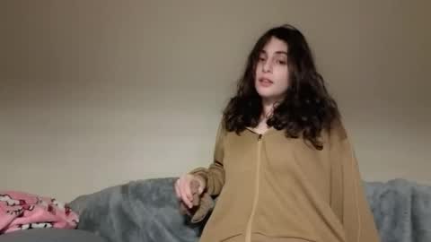 Stia online show from March 10, 3:06 pm