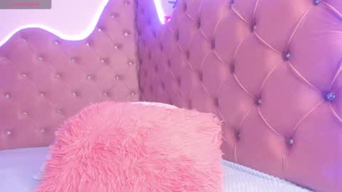 Snapshot of wood_nymphh chatting on January 6, 7:56 pm Lia online show from January 6, 7:56 pm