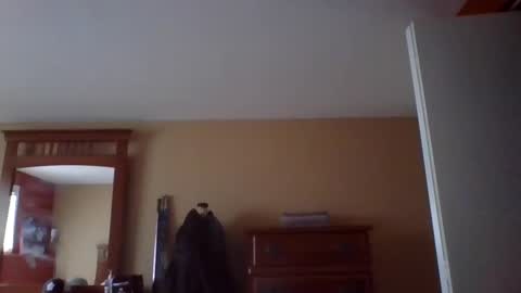 woodeee77 online show from December 6, 7:56 pm