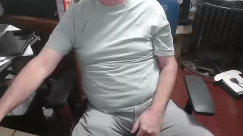 woodworker6473 online show from October 18, 1:30 am