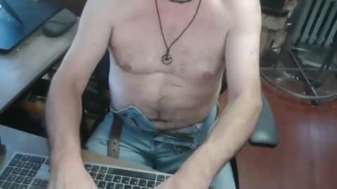 woodworker6473 online show from June 1, 10:44 pm