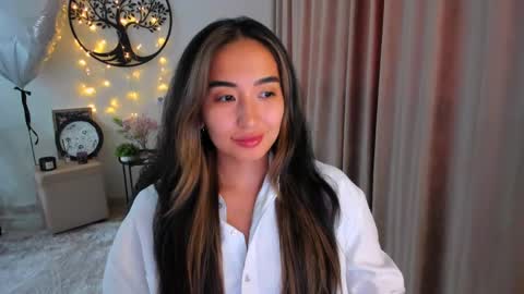 dudetta Kim online show from May 31, 1:29 pm