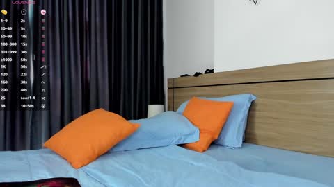 Hey Im Lina See you 12am - 6am GMT  3 online show from February 8, 4:25 am