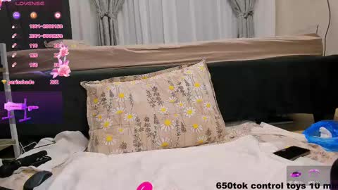 Snapshot of wowsquirt chatting on March 7, 6:46 am online show from March 7, 6:46 am