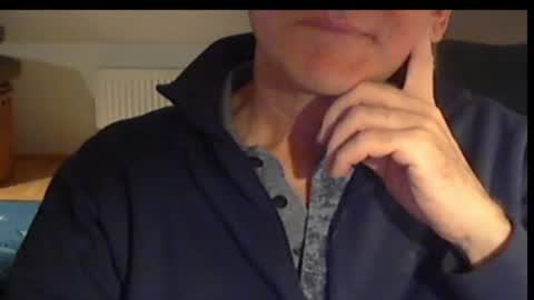 Wuki online show from November 22, 5:01 pm