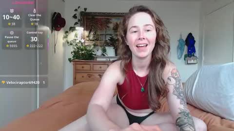 Snapshot of wutangwendy chatting on November 11, 11:27 pm wutangwendy online show from November 11, 11:27 pm