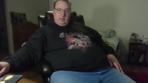 Snapshot of wvalentin0 chatting on October 27, 3:21 am Wren online show from October 27, 3:21 am