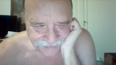 Snapshot of wvmountainlover chatting on January 20, 2:22 am wvmountainlover online show from January 20, 2:22 am