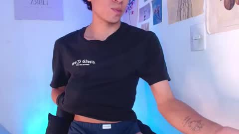 wyatt online show from December 6, 1:40 am