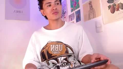 wyatt online show from December 6, 9:24 pm