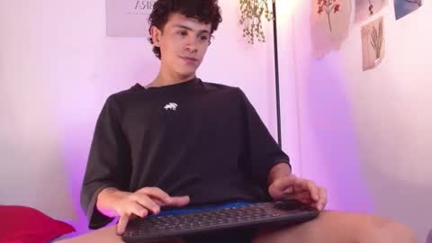 wyatt online show from December 19, 10:32 pm