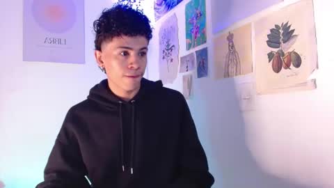 wyatt online show from December 23, 10:12 pm