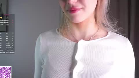 Snapshot of wymonelly chatting on February 26, 9:03 pm Lily online show from February 26, 9:03 pm