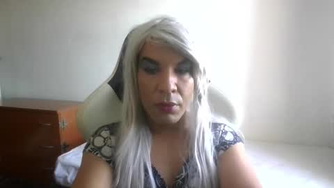 Snapshot of x225792i chatting on September 22, 11:56 am Xeranessa online show from September 22, 11:56 am