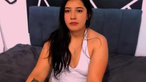 Adeline online show from November 10, 11:04 pm