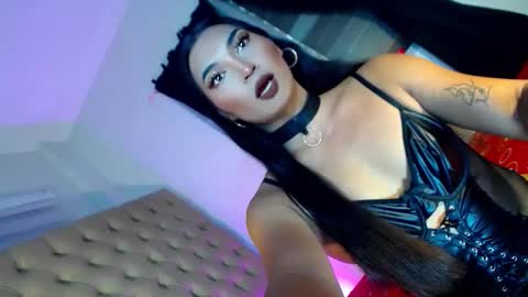 x_aurorascent online show from November 1, 8:44 pm