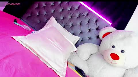 Snapshot of x_indomitable1 chatting on December 15, 8:08 am Maria Juliana online show from December 15, 8:08 am