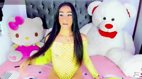 Snapshot of x_indomitable1 chatting on November 11, 2:33 am Maria Juliana online show from November 11, 2:33 am