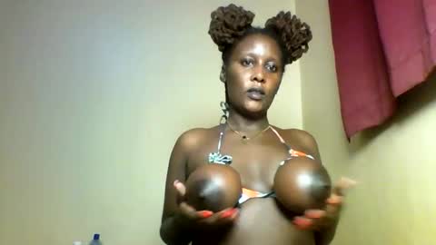 X melanine online show from April 19, 7:38 pm