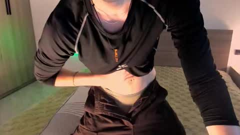 Snapshot of x_nile chatting on December 14, 7:36 am Nile online show from December 14, 7:36 am