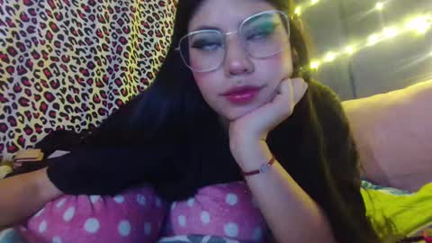 Snapshot of x_nyokoo chatting on January 28, 3:04 am My other accont x nyoko online show from January 28, 3:04 am