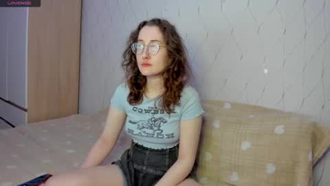 Snapshot of x_purr_agatha_x chatting on February 9, 2:37 am Agatha online show from February 9, 2:37 am