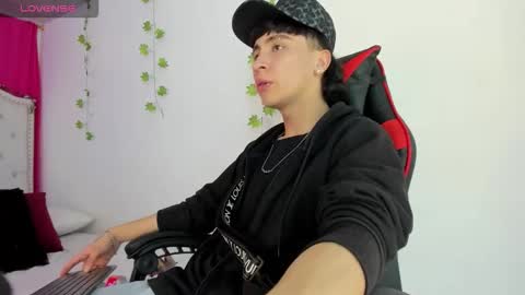 xaanderGrey online show from December 13, 8:04 pm