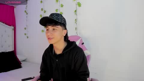 xaanderGrey online show from December 15, 7:51 pm