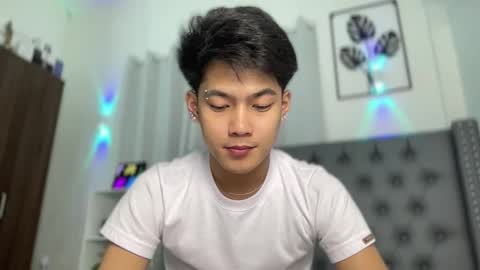 Prince Aldrian  online show from April 14, 7:20 pm