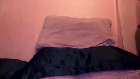 Snapshot of xalluringamberxx chatting on December 16, 8:30 am xalluringamberxx online show from December 16, 8:30 am