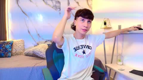 xandergrey8 online show from February 24, 7:45 pm