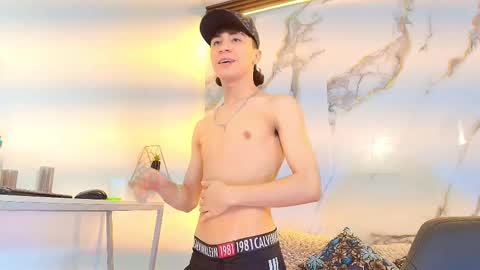 xandergrey8 online show from March 7, 7:44 pm