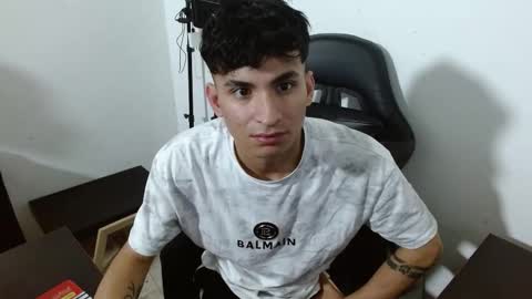 Snapshot of xanderstone00 chatting on February 8, 1:25 pm Xanderstone online show from February 8, 1:25 pm